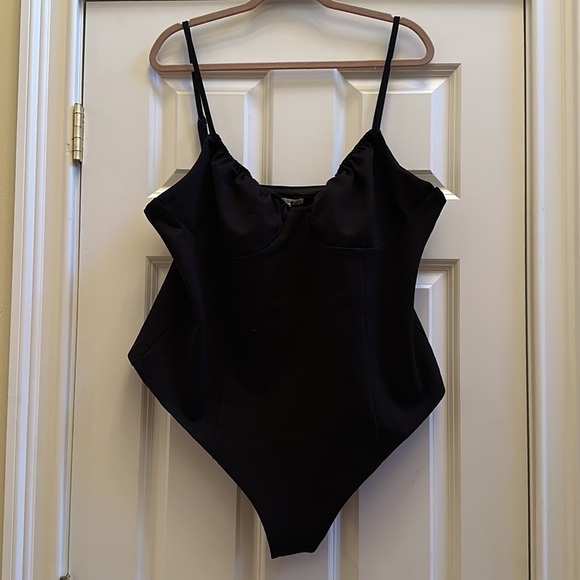 REMI X REVOLVE - Jourdan Bodysuit in Black Sz3X - Picture 5 of 11